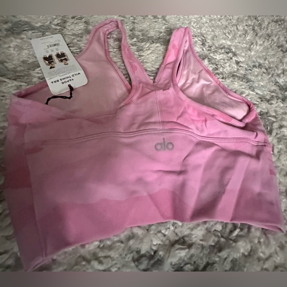 ALO Yoga Vapor Wild Thing Bra Pink Camo NWT M Rare - Picture 8 of 9